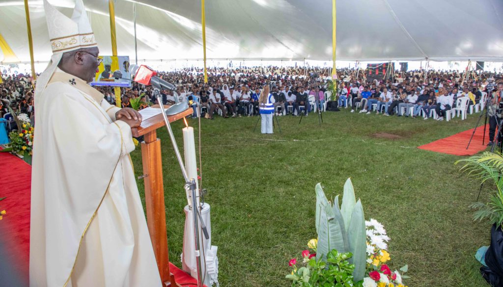 Archbishop Philip Anyolo speaking to the YSC members 