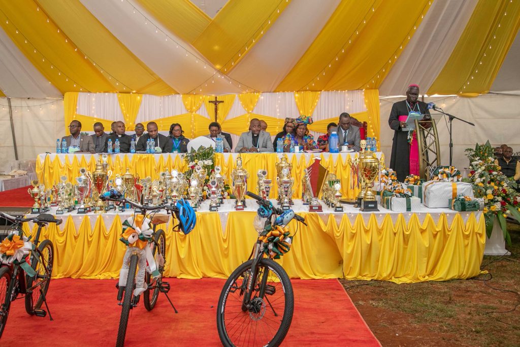 Archbishop Anyolo Addressing the students 